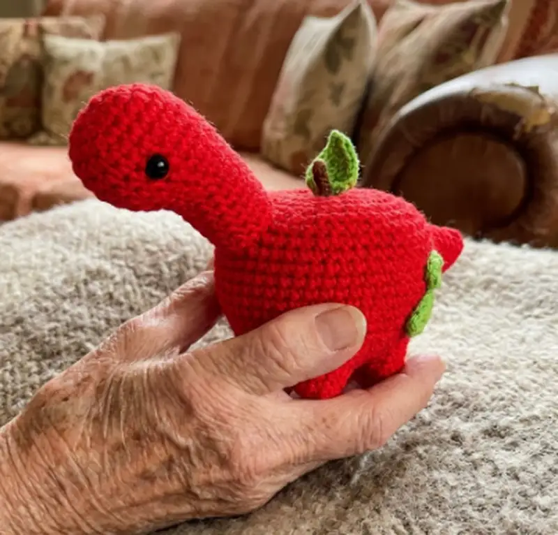 Complimentary Intermediate crochet pattern: Appletosaurus Amigurumi Pattern - Simple to follow guide