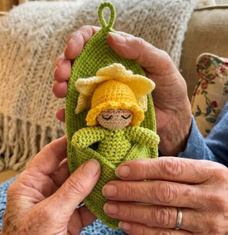 Quality crochet pattern: Daffodil Baby Amigurumi Pattern - Intermediate level guide with complete instructions