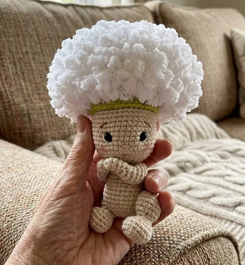 Complimentary Intermediate crochet pattern: Baby Dandelion Amigurumi Pattern - Simple to follow guide