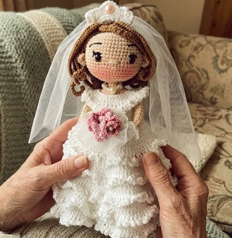 Complimentary Intermediate crochet pattern: Farrah Doll Amigurumi Pattern - Simple to follow guide