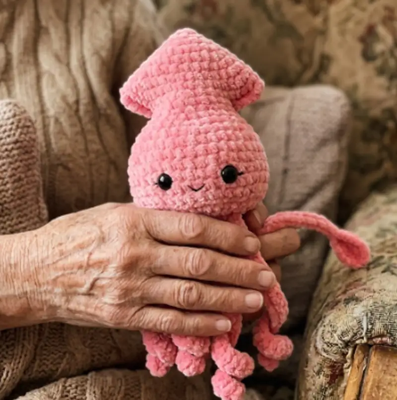 Complimentary Beginner Friendly crochet pattern: Squid Amigurumi Pattern - Simple to follow guide