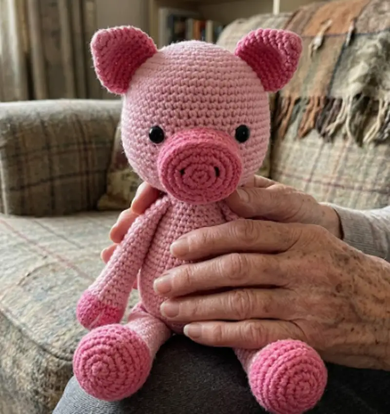 Quality crochet pattern: Lily the Piglet Amigurumi Pattern - Intermediate level guide with complete instructions