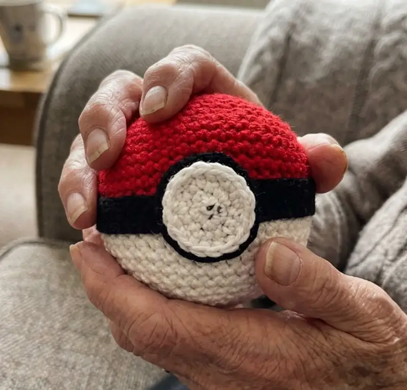 Complimentary Intermediate crochet pattern: Pokeball Amigurumi Pattern - Simple to follow guide