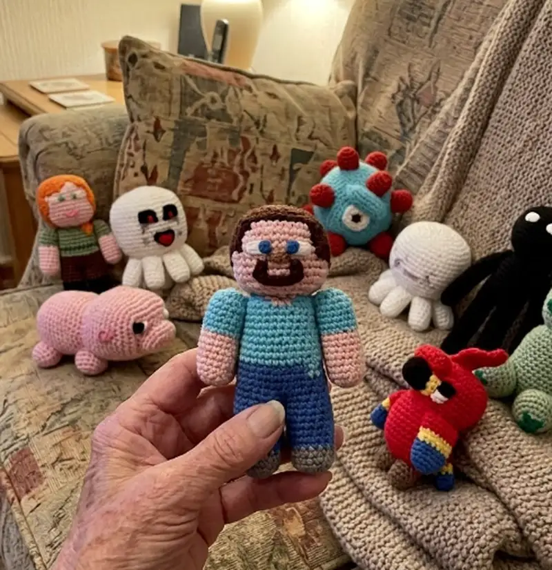 Complimentary Intermediate crochet pattern: Minecraft Characters Amigurumi Pattern - Simple to follow guide