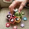Sorting Bees Amigurumi Pattern step 4 - final assembly and finishing