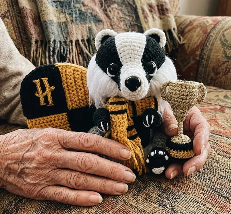 Quality crochet pattern: Badger Puffy Amigurumi Pattern - Intermediate level guide with complete instructions