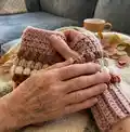 Horizon Fingerless Gloves Amigurumi Pattern step 1 - construction progress