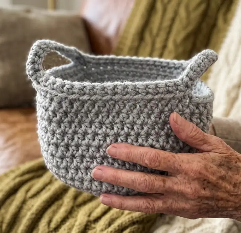 Complimentary Beginner Friendly crochet pattern: Simple Basket Pattern - Simple to follow guide