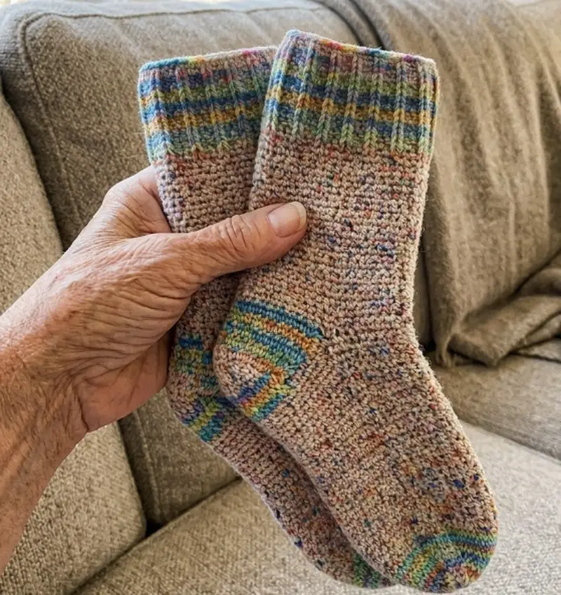 Complimentary Intermediate crochet pattern: Thicksgiving Socks Pattern - Simple to follow guide