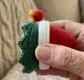 Christmas Hats for Mini Penguins Amigurumi Pattern step 3 - details and accessories