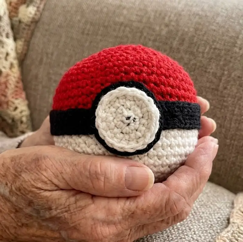 Complimentary Intermediate crochet pattern: Pokeball Amigurumi Pattern - Simple to follow guide