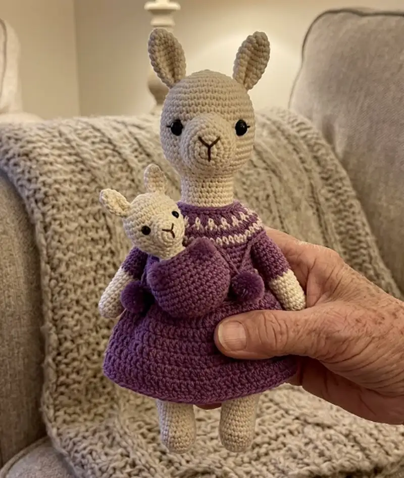 Quality crochet pattern: Lamas Amigurumi Pattern - Intermediate level guide with complete instructions