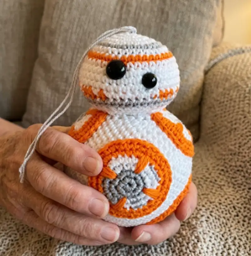 Complimentary Intermediate crochet pattern: BB-8 Amigurumi Pattern - Simple to follow guide