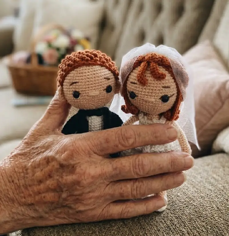 Complimentary Intermediate crochet pattern: Wedding Couple Amigurumi Pattern - Simple to follow guide