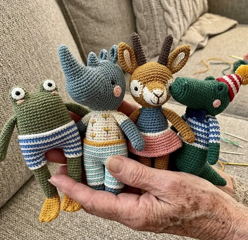 Complimentary Intermediate crochet pattern: Pica Pau Animal Friends Amigurumi Pattern - Simple to follow guide