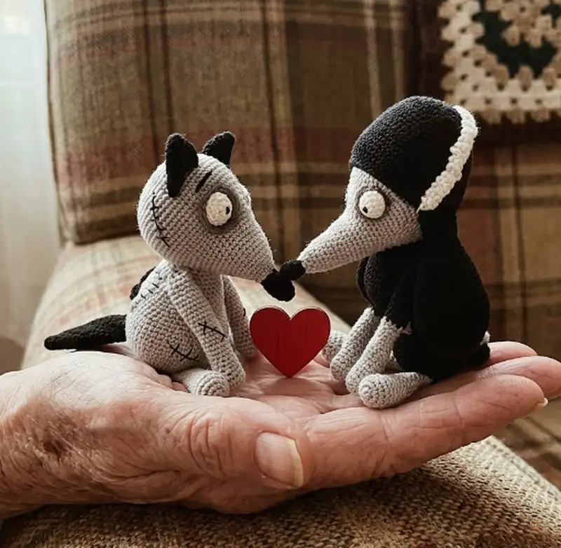 Complimentary Intermediate crochet pattern: Sparky and Persephone Amigurumi Pattern - Simple to follow guide