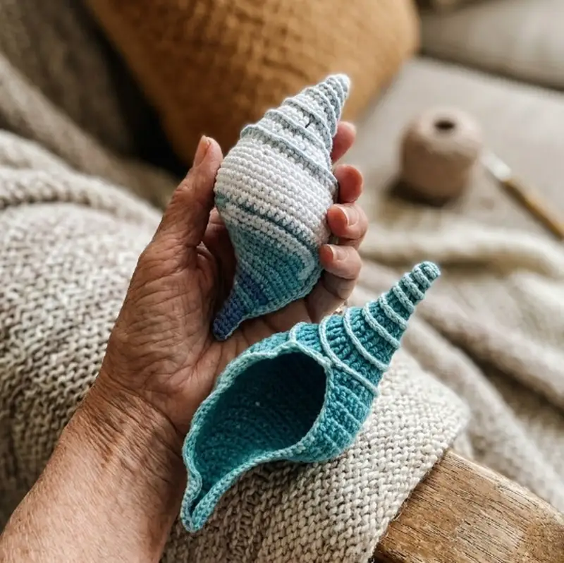 Complimentary Intermediate crochet pattern: Tulip Shell Pattern - Simple to follow guide