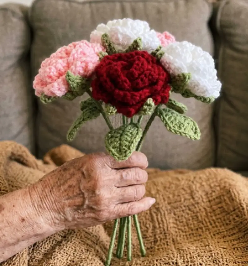 Complimentary Beginner Friendly crochet pattern: Rose Pattern - Simple to follow guide