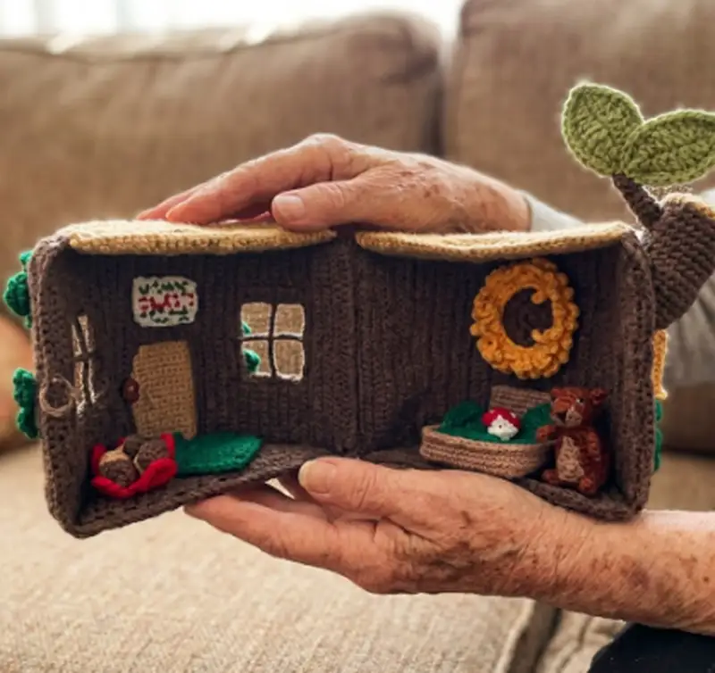 Complimentary Intermediate crochet pattern: Squirrel & Hollow Log House Pattern - Simple to follow guide