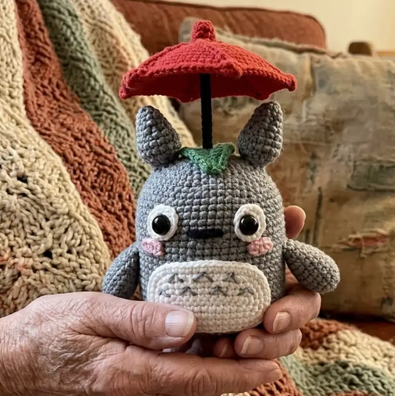 Quality crochet pattern: Totoro Little Lamp Amigurumi Pattern - Intermediate level guide with complete instructions