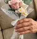 Flower bouquet C Crochet Pattern step 3 - details and accessories