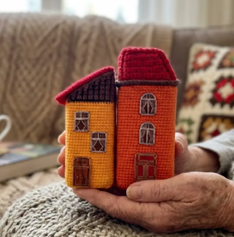 Complimentary Intermediate crochet pattern: Small Houses Crochet Pattern - Simple to follow guide