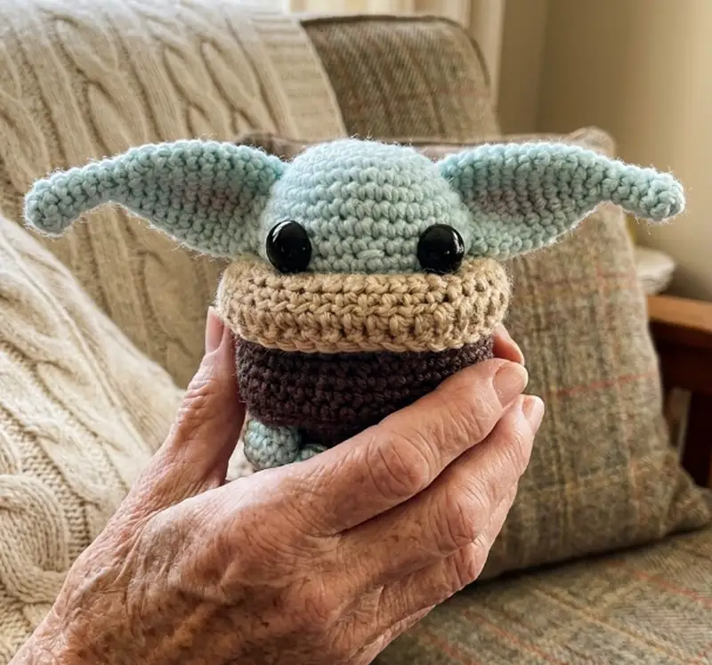 Complimentary Intermediate crochet pattern: Baby Alien Amigurumi Pattern - Simple to follow guide