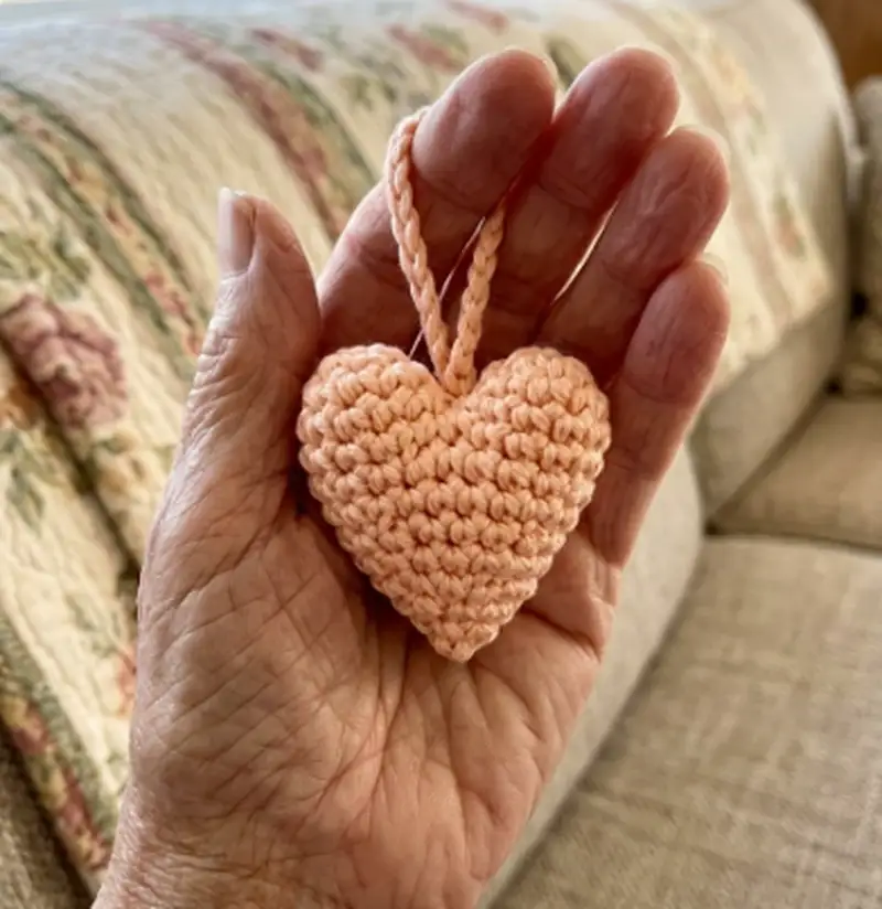 Quality crochet pattern: Heart Keychain Amigurumi Pattern - Beginner Friendly level guide with complete instructions
