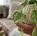 Drooping Leave Crochet Pattern step 3 - details and accessories