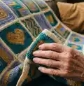 Gallery Throw Pattern step 3 - details and accessories