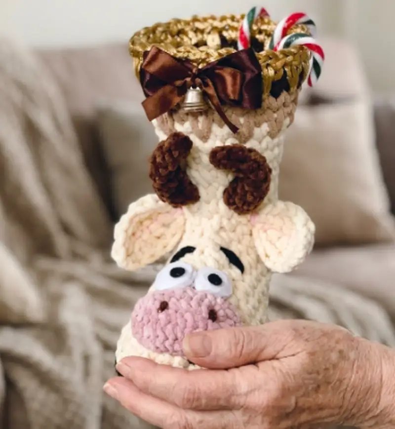 Complimentary Intermediate crochet pattern: Crazy deer Amigurumi Pattern - Simple to follow guide