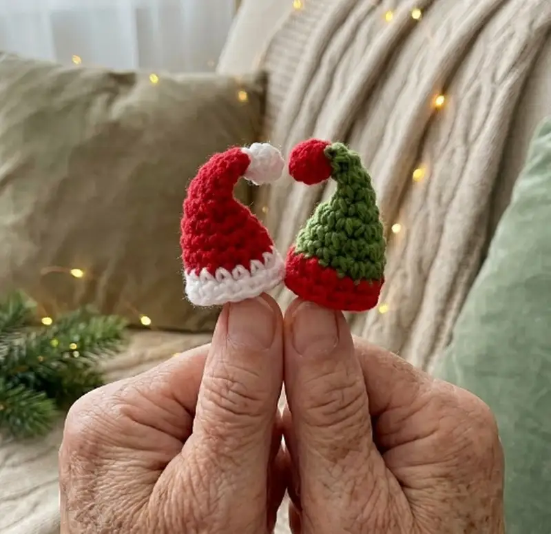 Complimentary Beginner Friendly crochet pattern: Mini Christmas Hat Amigurumi Pattern - Simple to follow guide