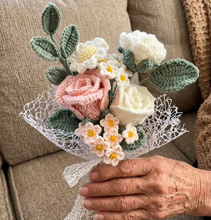 Complimentary Intermediate crochet pattern: Flower bouquet C Crochet Pattern - Simple to follow guide