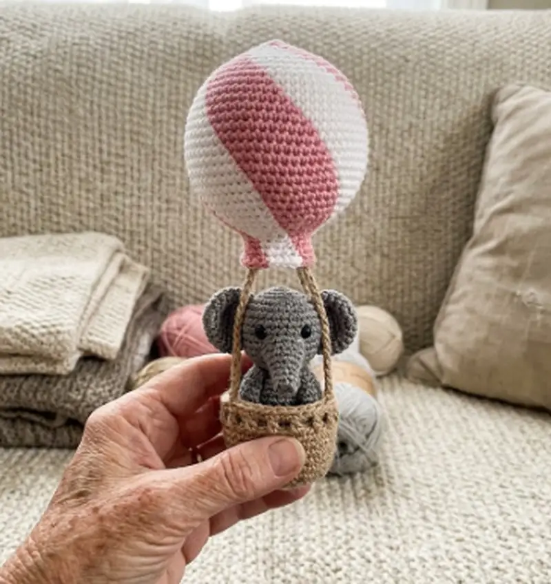 Complimentary Intermediate crochet pattern: Hot Air Balloon Baby Mobile Amigurumi Pattern - Simple to follow guide