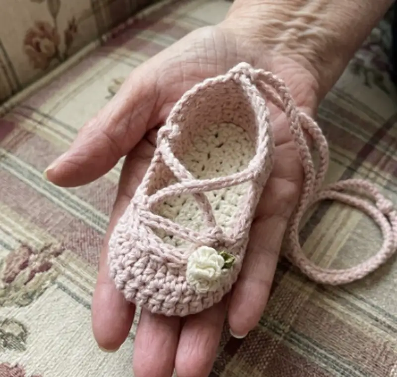 Complimentary Intermediate crochet pattern: Strappy Ballet Flats Pattern - Simple to follow guide