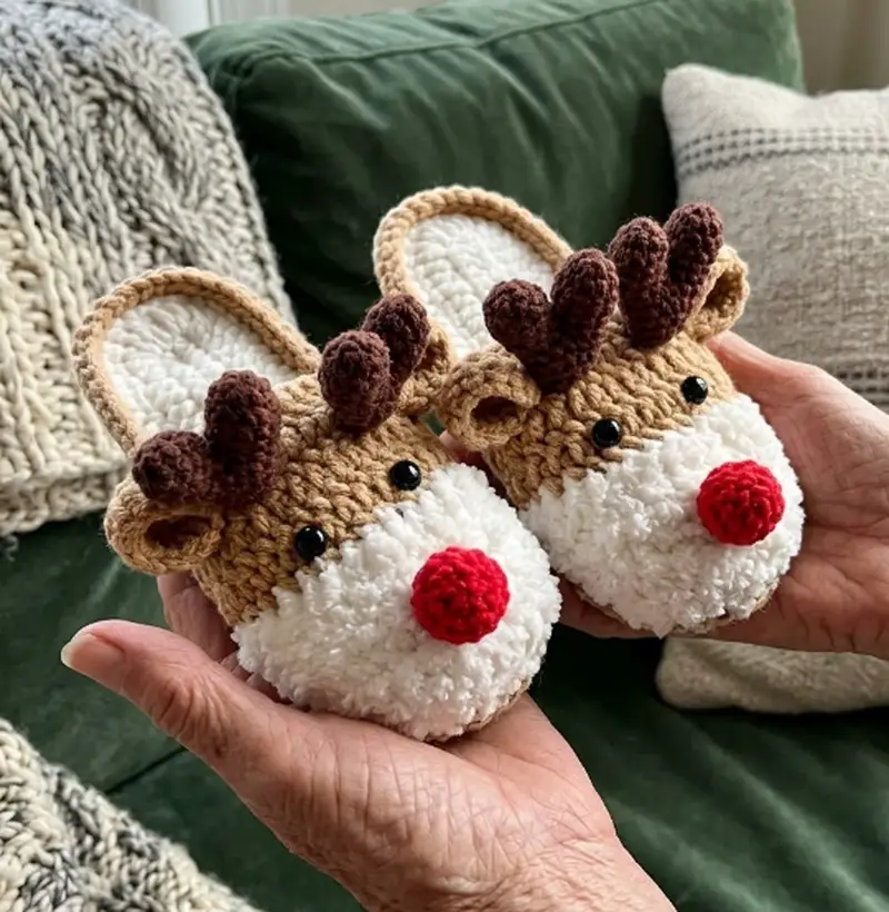 Complimentary Intermediate crochet pattern: Christmas Reindeer Slippers Pattern - Simple to follow guide
