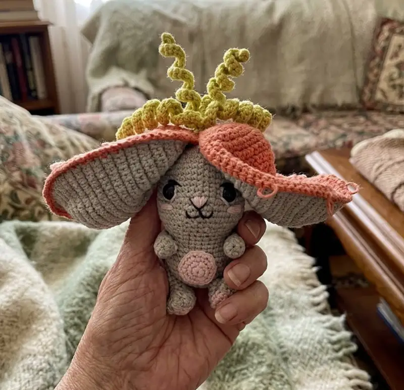 Quality crochet pattern: Bunny-Carrot Amigurumi Pattern - Intermediate level guide with complete instructions