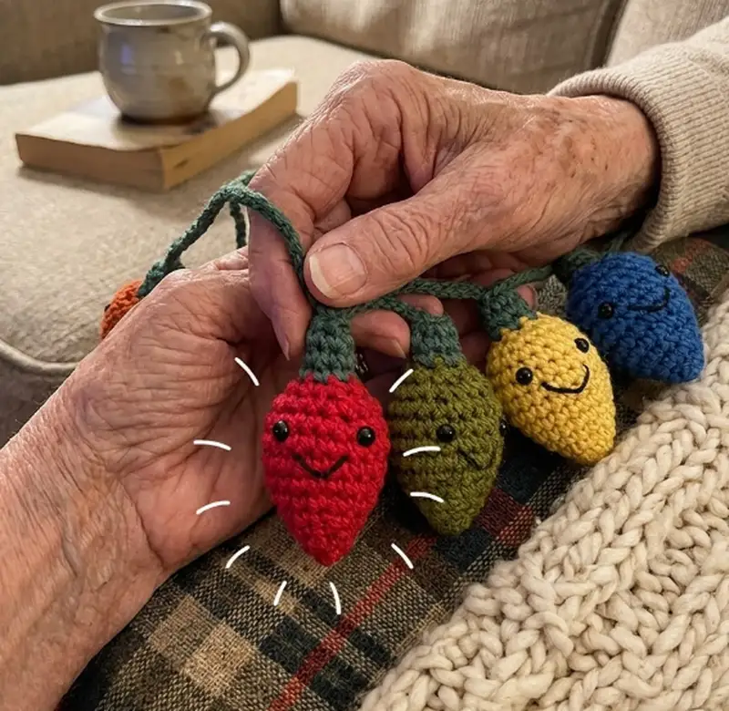 Complimentary Beginner Friendly crochet pattern: Holiday Lights Amigurumi Pattern - Simple to follow guide