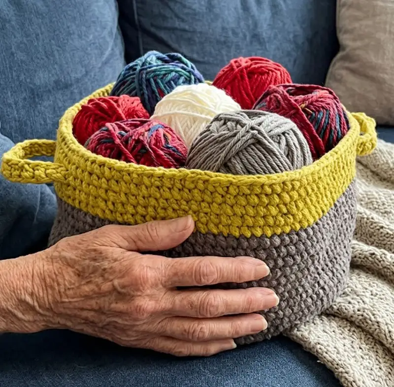 Complimentary Beginner Friendly crochet pattern: Dip Edge Crochet Basket Pattern - Simple to follow guide