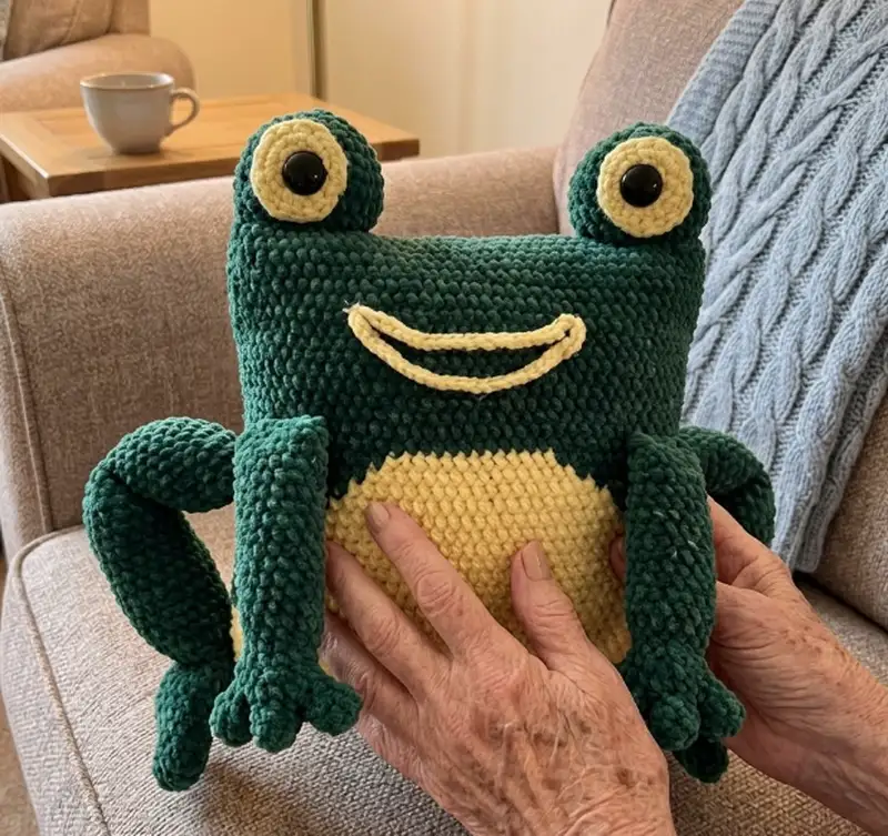 Complimentary Intermediate crochet pattern: Frog Pillow Amigurumi Pattern - Simple to follow guide