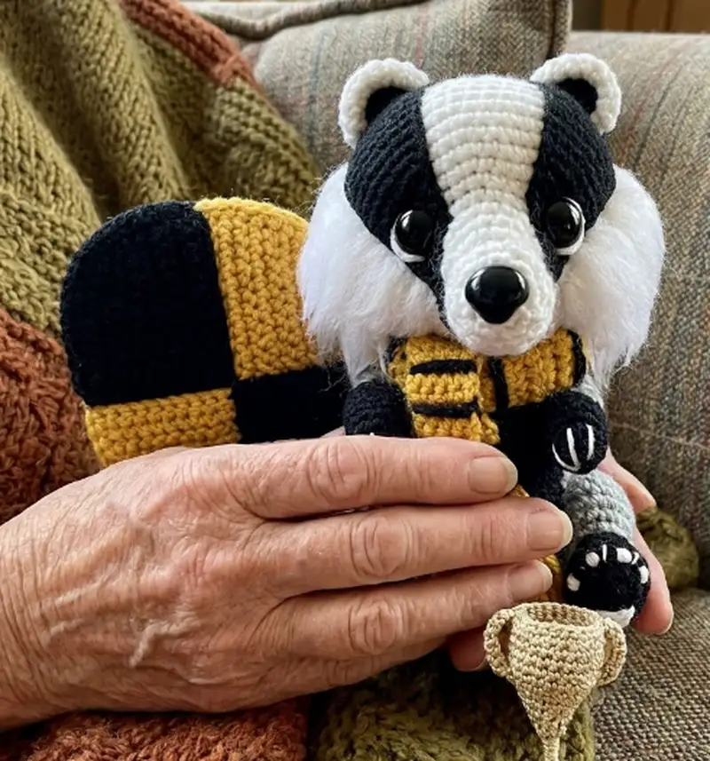 Complimentary Intermediate crochet pattern: Badger Puffy Amigurumi Pattern - Simple to follow guide