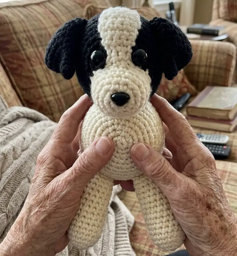Complimentary Beginner Friendly crochet pattern: Tip the Border Collie Amigurumi Pattern - Simple to follow guide