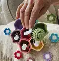 Sorting Bees Amigurumi Pattern step 4 - final assembly and finishing