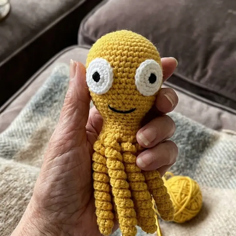 Complimentary Beginner Friendly crochet pattern: Octopus Comforter Amigurumi Pattern - Simple to follow guide