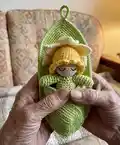 Daffodil Baby Amigurumi Pattern step 1 - construction progress