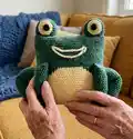 Frog Pillow Amigurumi Pattern step 4 - final assembly and finishing