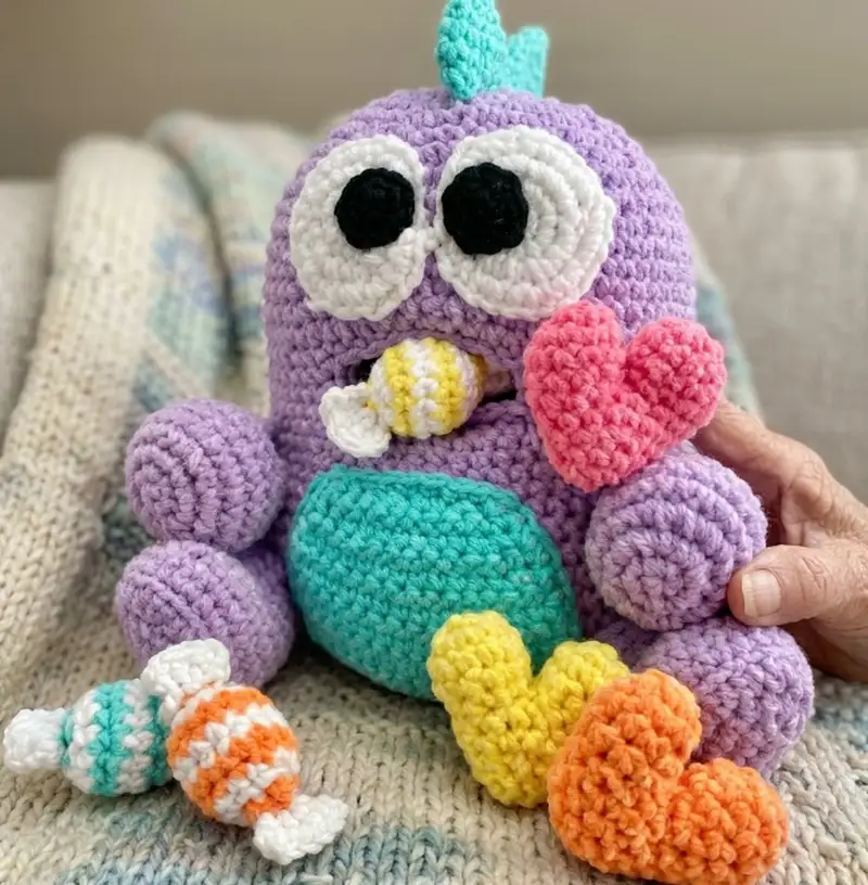 Quality crochet pattern: Monster Surprise (Mr. Love) Amigurumi Pattern - Intermediate level guide with complete instructions