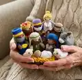Nativity Crochet Pattern step 1 - construction progress