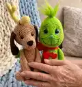 Baby Grinch Amigurumi Pattern step 4 - final assembly and finishing