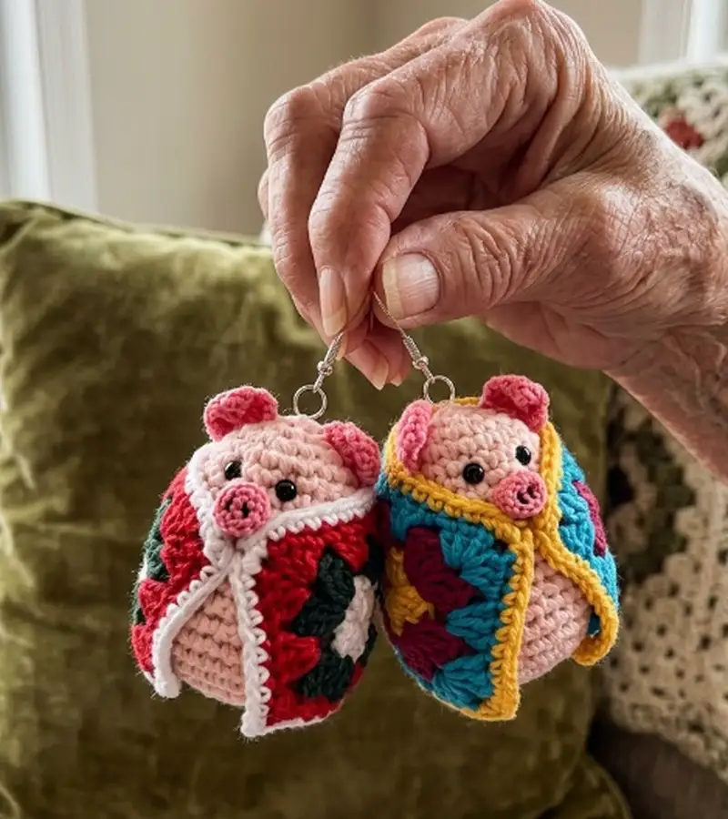 Complimentary Beginner Friendly crochet pattern: Pig in a Granny Square Blanket Amigurumi Pattern - Simple to follow guide